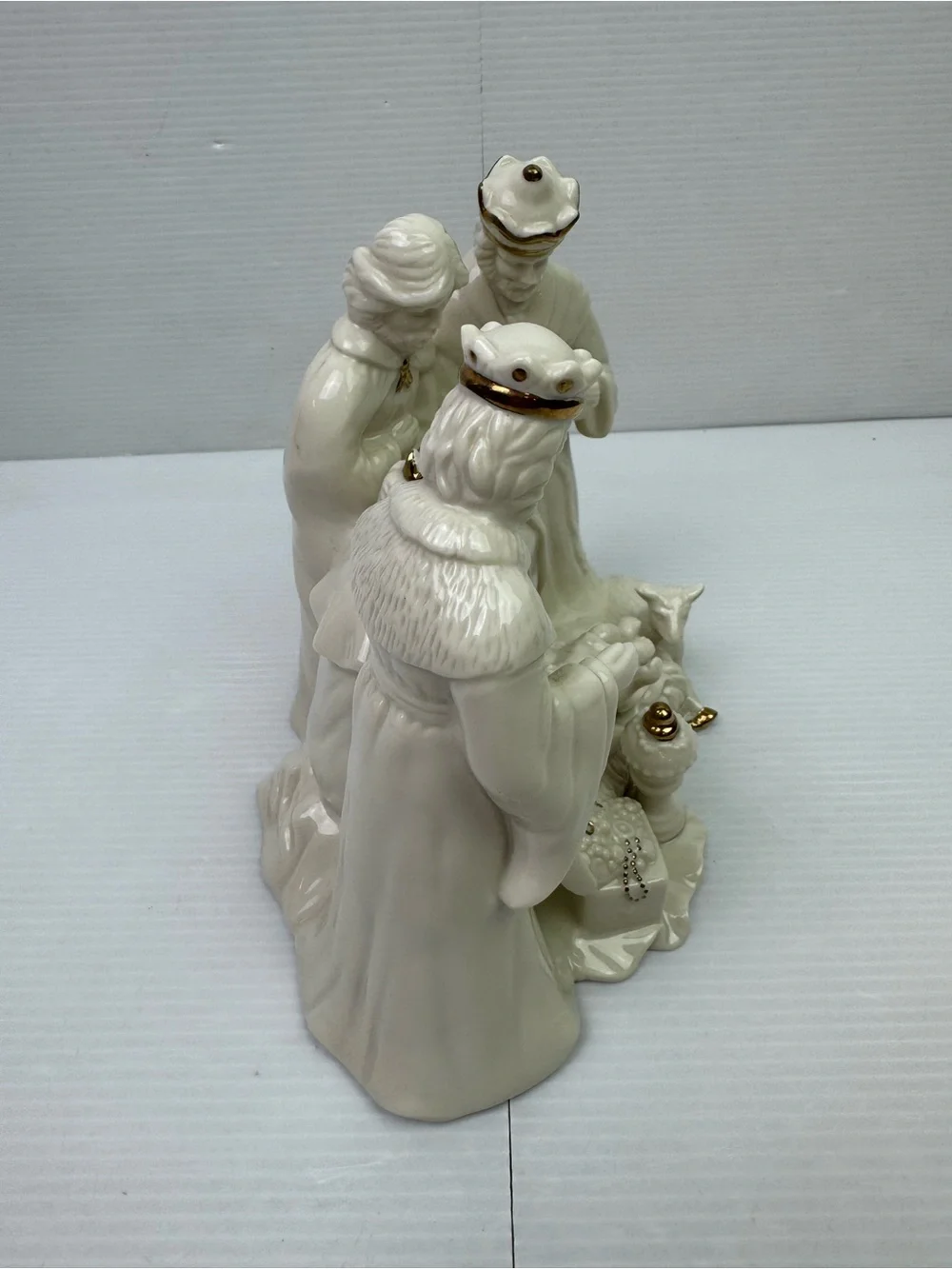 Mikasa Porcelain Nativity Holy Family Gold Trim Mary Joseph Baby Jesus FK020/950